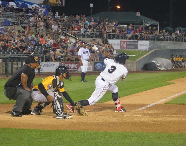 Bees Take 10 Inning Game over Patriots 4-3