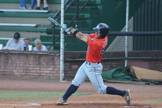 7-Run 9th Lifts Astros over Twins in Late-Inning Slugfest