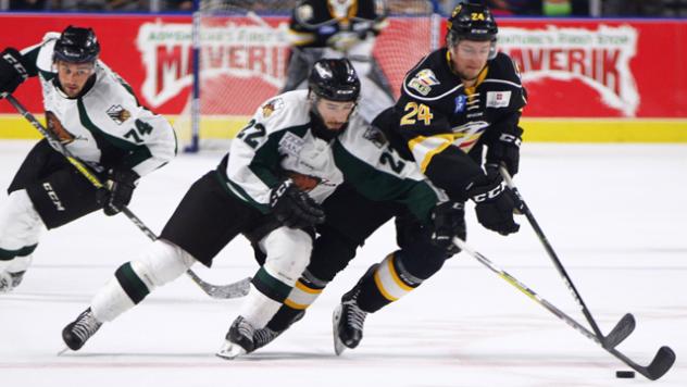 Colorado Picks up Valuable Point in 3-2 Shootout Loss at Utah