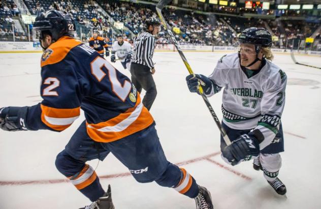 'Blades Close Road Trip with 6-2 Win; Extend Unbeaten Streak