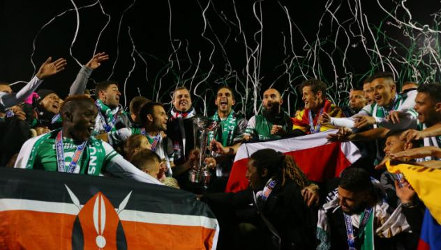 New York Cosmos Lift Soccer Bowl Trophy for Second Straight Year