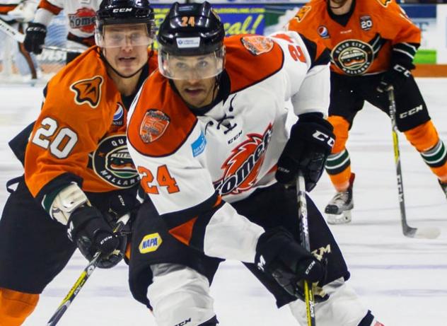 Komets Collect Six Points on Road