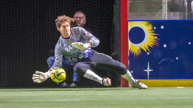 Stars Top Ambush on the Road, 5-3