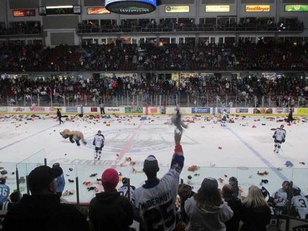 STEELHEADS: Steelheads to Host Teddy Bear Toss for Tots on Saturday