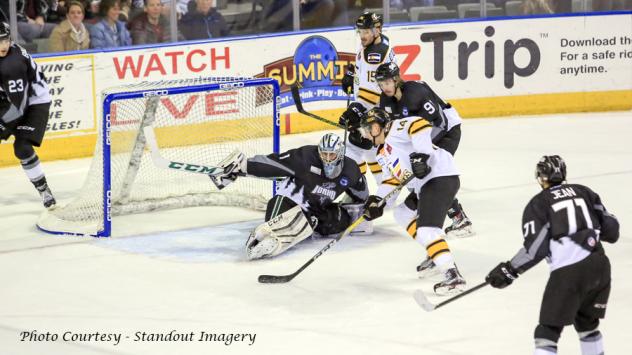 Saunders Shines in 2-1 Win over Steelheads