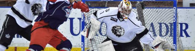 Monarchs Maul Jackals, 5-1