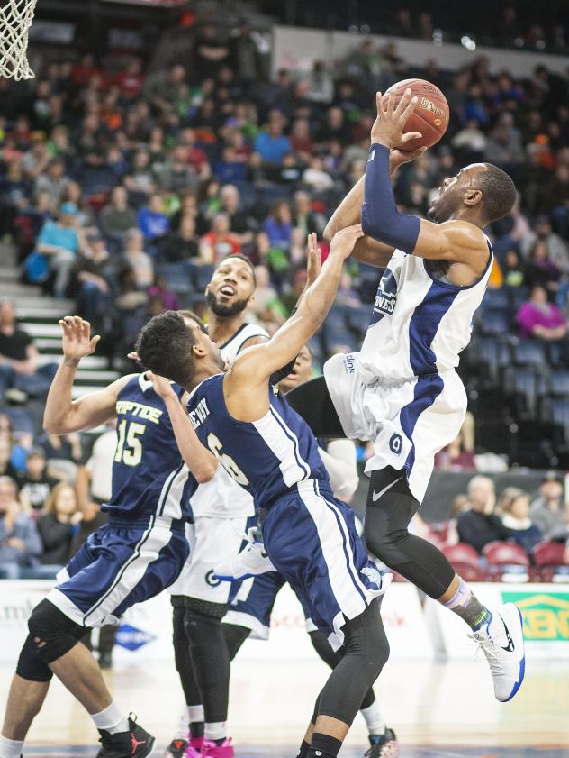 Mason Leads Hurricanes to 113-102 Victory over Riptide
