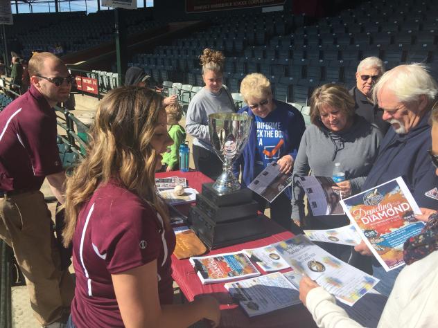 Otters Kick off Season with Fan Fest