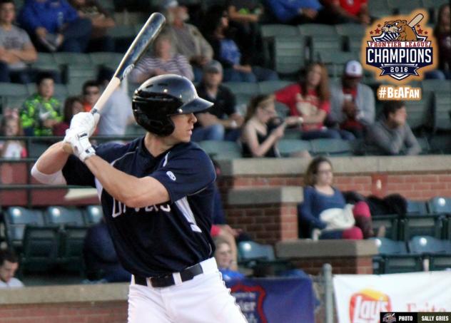 Sweeney Inks Contract with Otters