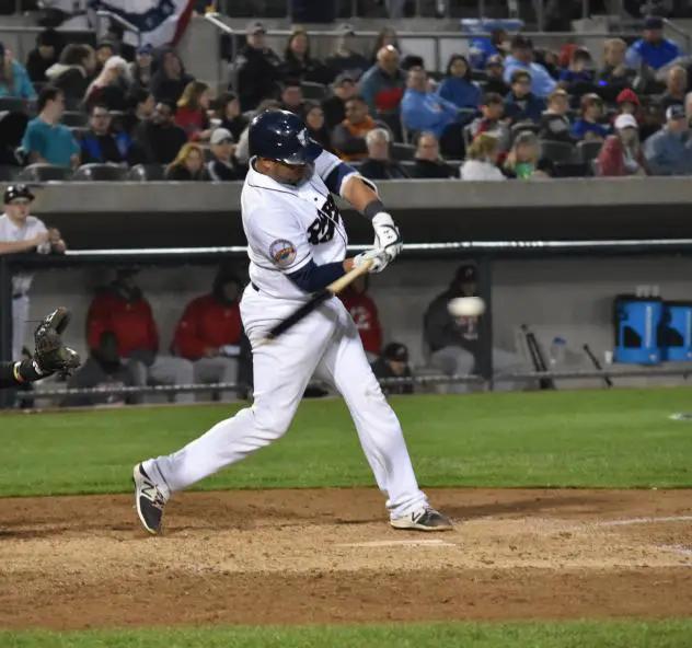 Yovan Gonzalez Hits Walk off Homer to Lead Somerset Patriots to Opening Day Victory