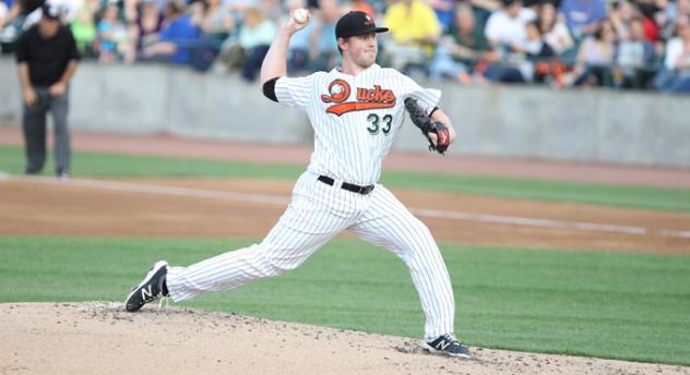Blue Crabs Claim Pitcher's Duel in Series Opener