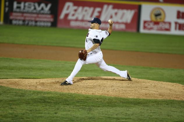Somerset Patriots Re-Sign Starting Pitcher Will Oliver
