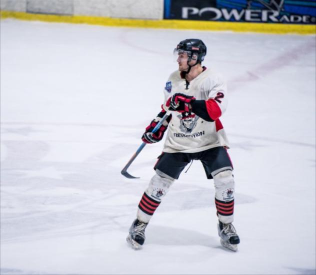 IceRays Tender EHL Defenseman Joey Rosa