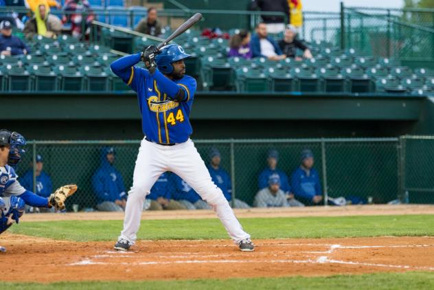Canaries Crush Saints in Series Finale