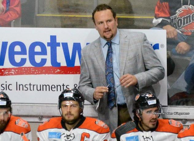 Gary Graham Inks Return as Komet Head Coach