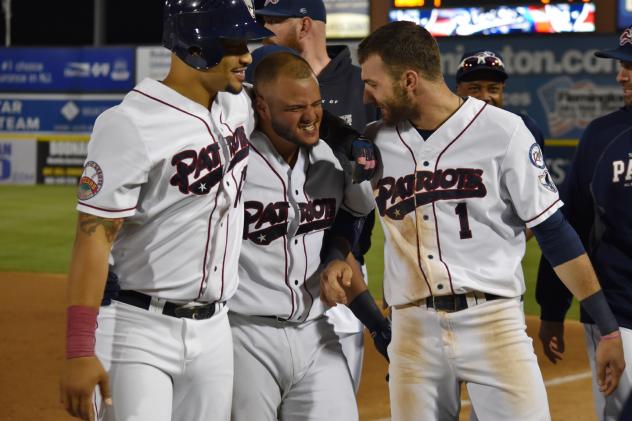Yovan Gonzalez Hits a Walk off Single in the 11th for Patriots