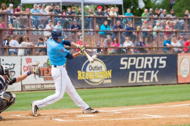 Eden, Selman Lead Offense in Extra Innings Loss