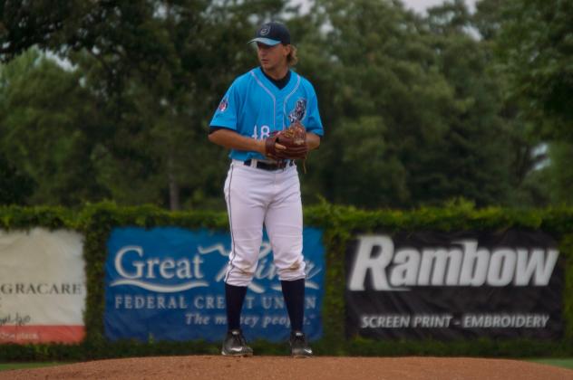 Rozek Dominates Willmar in Battle Monday