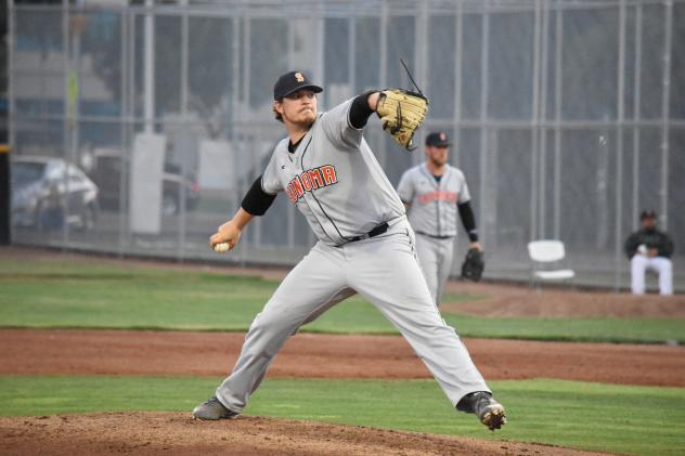Stompers to Play One-Game Playoff in Sonoma After Defeating Pittsburg 5-4, Setting League Record for Wins