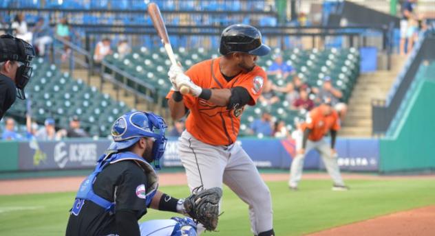 10th Inning Outburst Lifts Ducks over Barnstormers