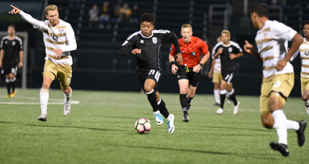 Rhinos Draw 1st-Place Louisville City FC