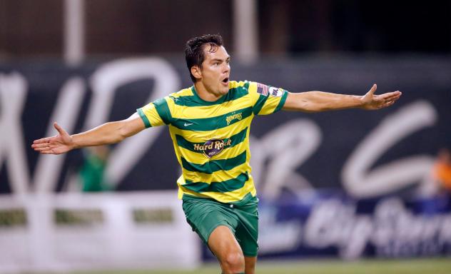 Tampa Bay Rowdies Clinch Playoff Berth with 3-2 Win over New York
