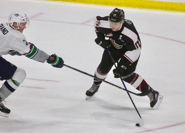 Giants Stun the T-Birds with a 4-3