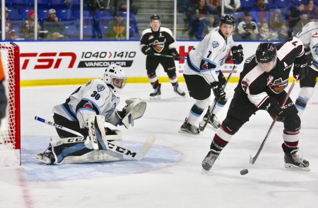 Giants Stun the Kootenay Ice 4-3 in Overtime