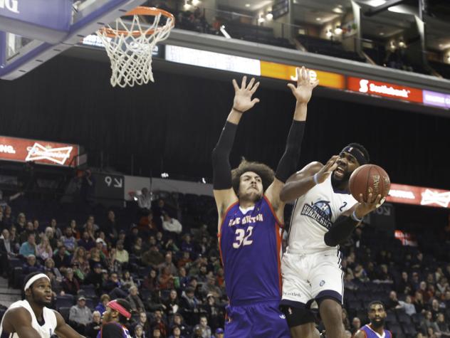 Halifax Hurricanes Fall to Cape Breton Highlanders at Home