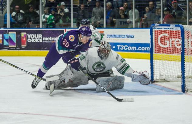 'Blades and Booth Shine in 4-1 Win over Solar Bears