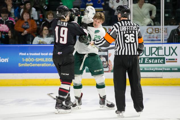 Vancouver Giants and Everett Silvertips Fight