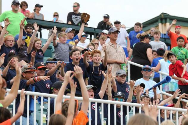 Fans enjoy the Jackson Generals