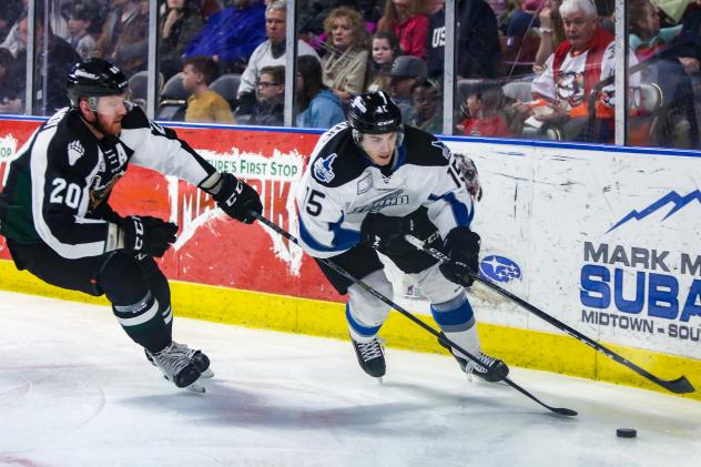 Forward Steve McParland of the Idaho Steelheads