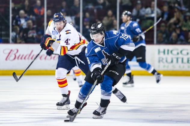Forward Max French of the Idaho Steelheads