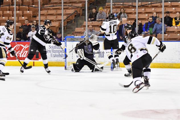 Wheeling Nailers vs. the Manchester Monarchs