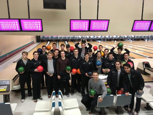 Kelowna Rockets go bowling