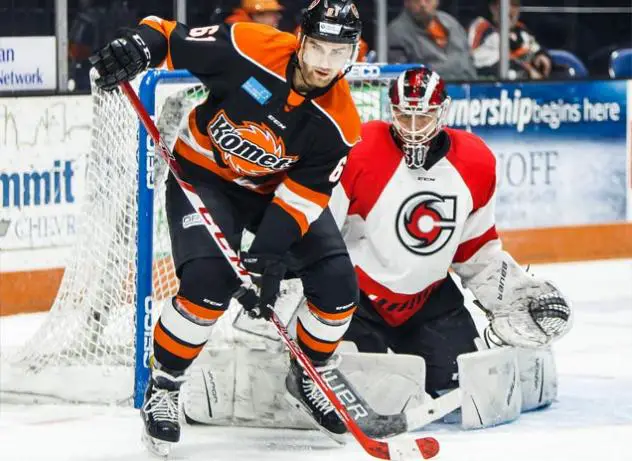 Zac Larraza of the Fort Wayne Komets vs. the Cincinnati Cyclones