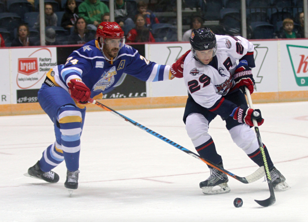 Macon Mayhem Left Wing Jake Trask vs. the Roanoke Rail Yard Dawgs