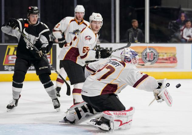 Cleveland Monsters Goaltender Jeff Zatkoff deflects a San Antonio Rampage shot