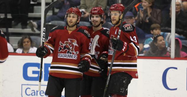 Tucson Roadrunners huddle