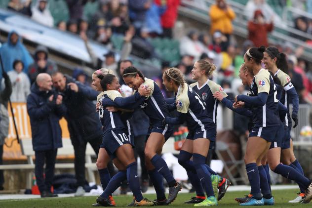 North Carolina Courage celebrate vs. the Portland Thorns