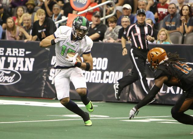 Arizona Rattlers' Dillion Winfrey eyes a Nebraska Danger ballcarrier