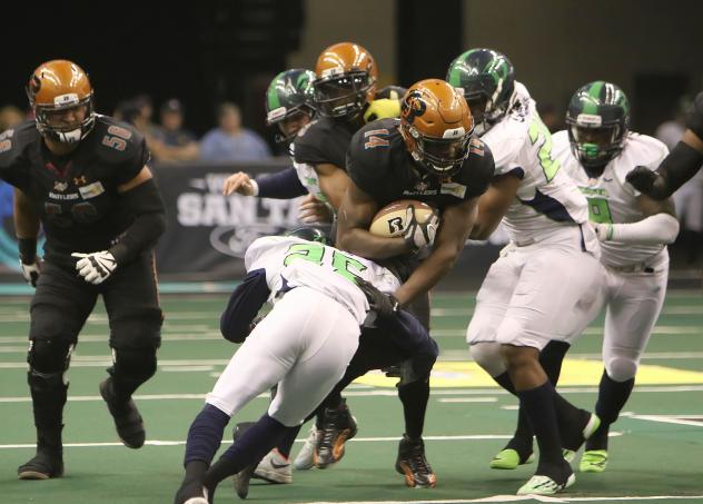 Arizona Rattlers run the ball vs. the Nebraska Danger