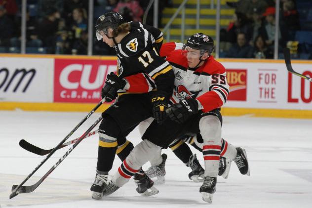 Cape Breton Screaming Eagles Right Wing Giovanni Fiore vs. the Drummondville Voltigeurs