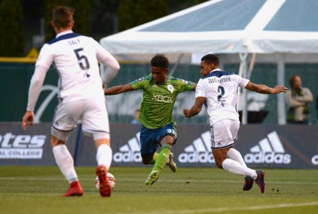 S2's Nick Hinds lines up for a shot against Fresno FC