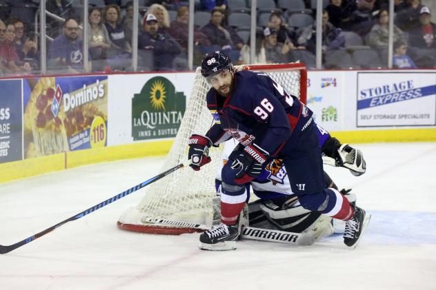 Evansville Thunderbolts Left Win Nick Lazorko vs. the Knoxville Ice Bears