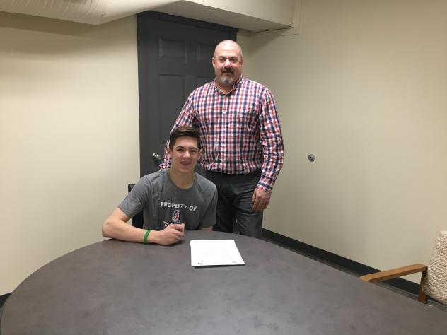 Daylan Kuefler Signs with the Kamloops Blazers