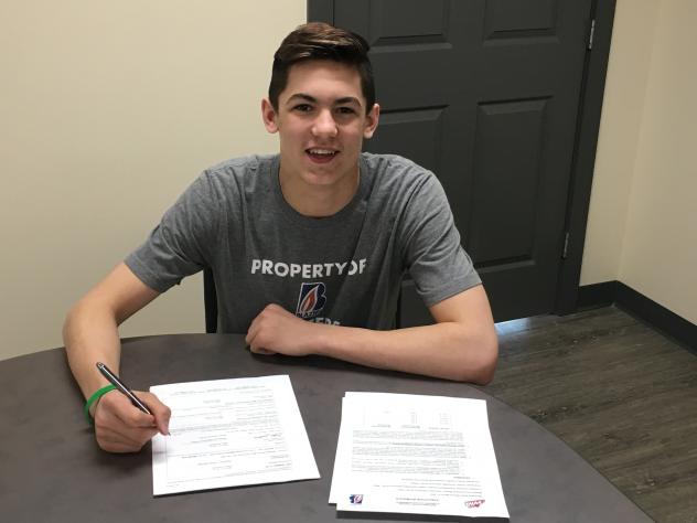 Daylan Kuefler Signs with the Kamloops Blazers