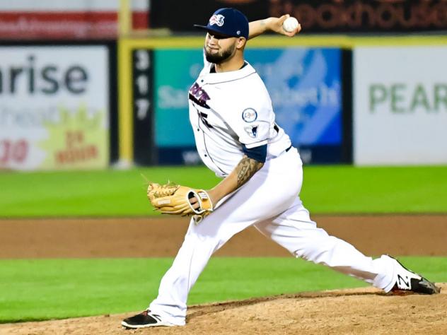 Somerset Patriots RHP Dustin Antolin