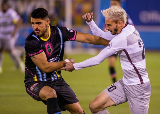 Sacramento Republic FC and Las Vegas Lights FC battle